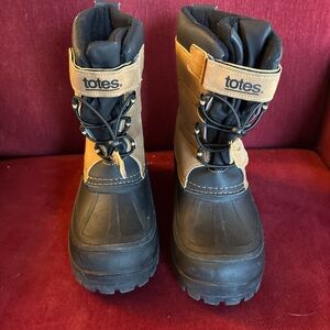 Totes Black and Brown Snow Boots
